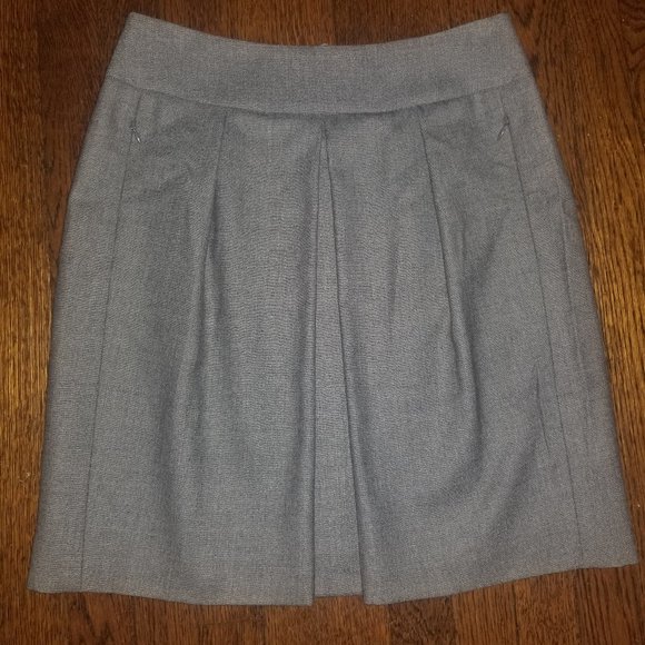 AKRIS Gray Wool Pleated Skirt - Size 6 - Picture 1 of 3